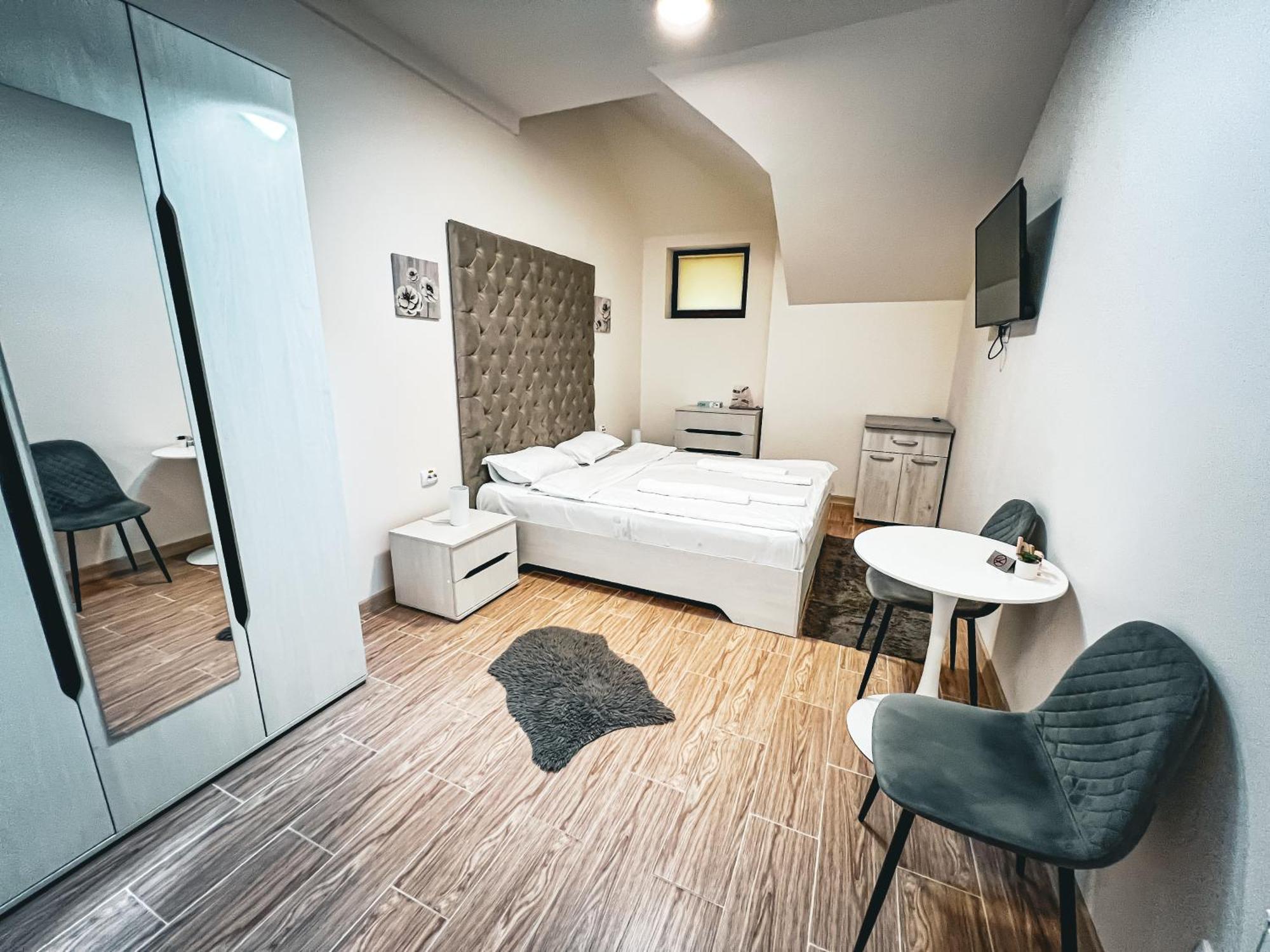 Splendor Boutique Hotel Piteşti Extérieur photo